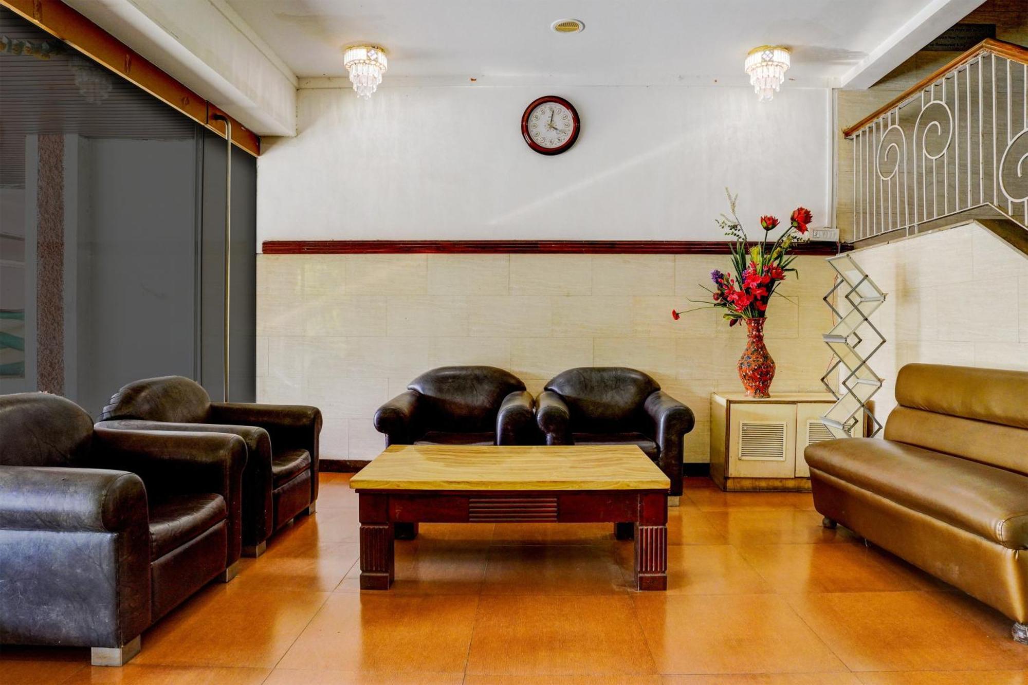 Collection O Martins Inn Arnalapada Экстерьер фото
